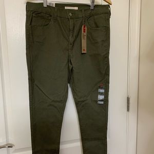 Levi’s 720 high-rise super skinny cropped